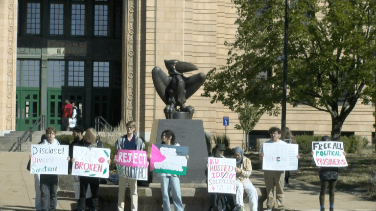 Students for Justice in Palestine hold protest prior to IDF event