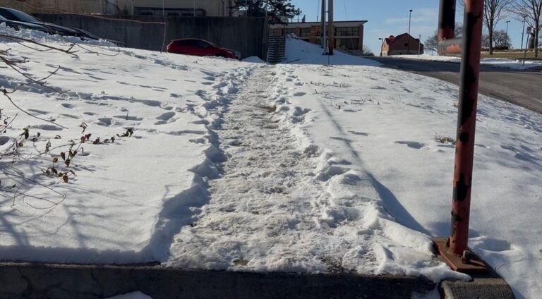 Snow creates challenges for students living off campus